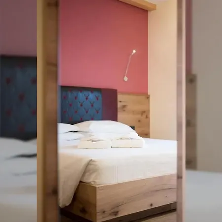 Crepei Hotel