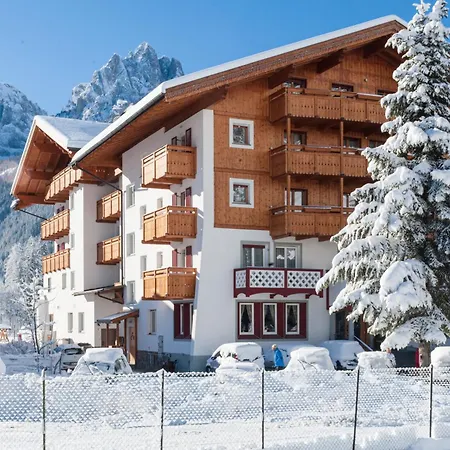 Crepei Hotel 3*